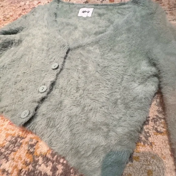 NWOT Aerie Soft Green Cropped Eyelash V-neck Button Up Cardigan Sweater - Picture 3 of 8